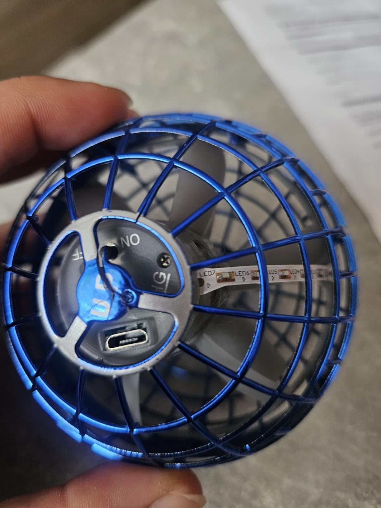 Ivtivfu Flying Orb Ball Fliegender Ball Rosa mit LED