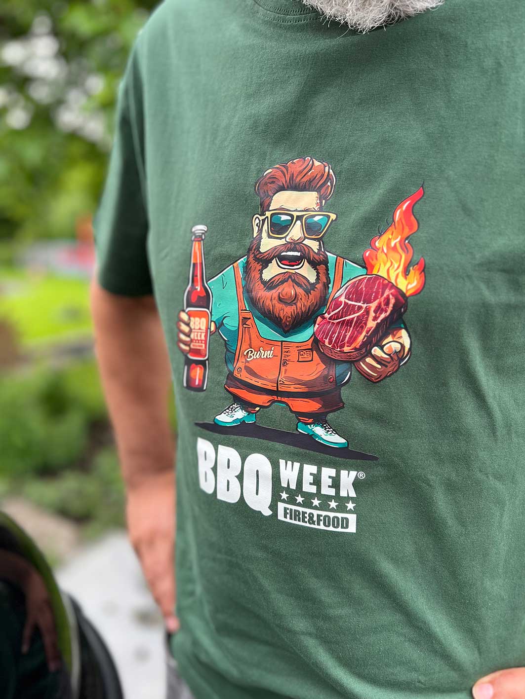 FIRE&FOOD Burni T-Shirt BBQ WEEK dunkelgrün Baumwolle