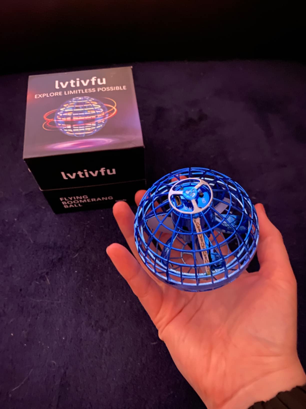Ivtivfu Flying Orb Ball Fliegender Ball Rosa mit LED