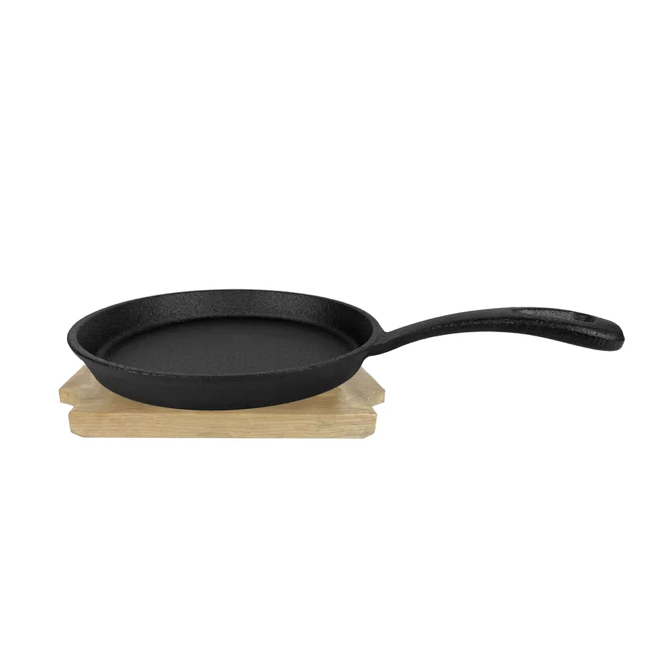 AllGrill Guss-Minipfanne 13 cm mit Holzuntersetzer