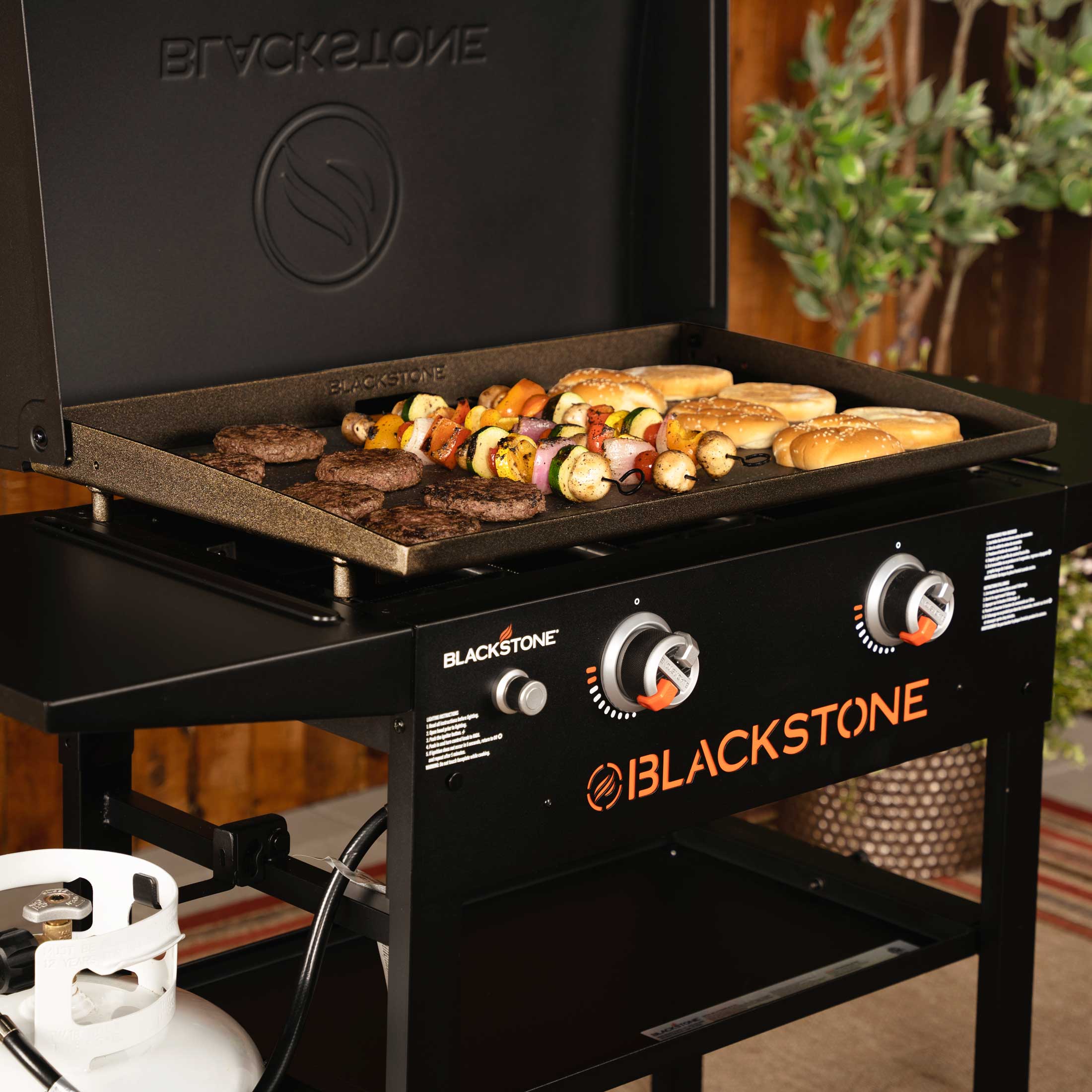 Blackstone 28 Griddle Grillstation Gas mit Deckel 10 kW