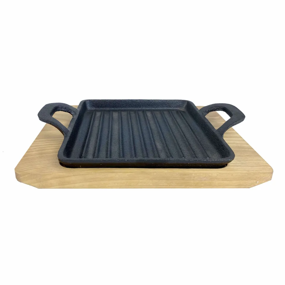 AllGrill Gusseisen Gusspfanne 19,5x14 cm mit Holzuntersetzer