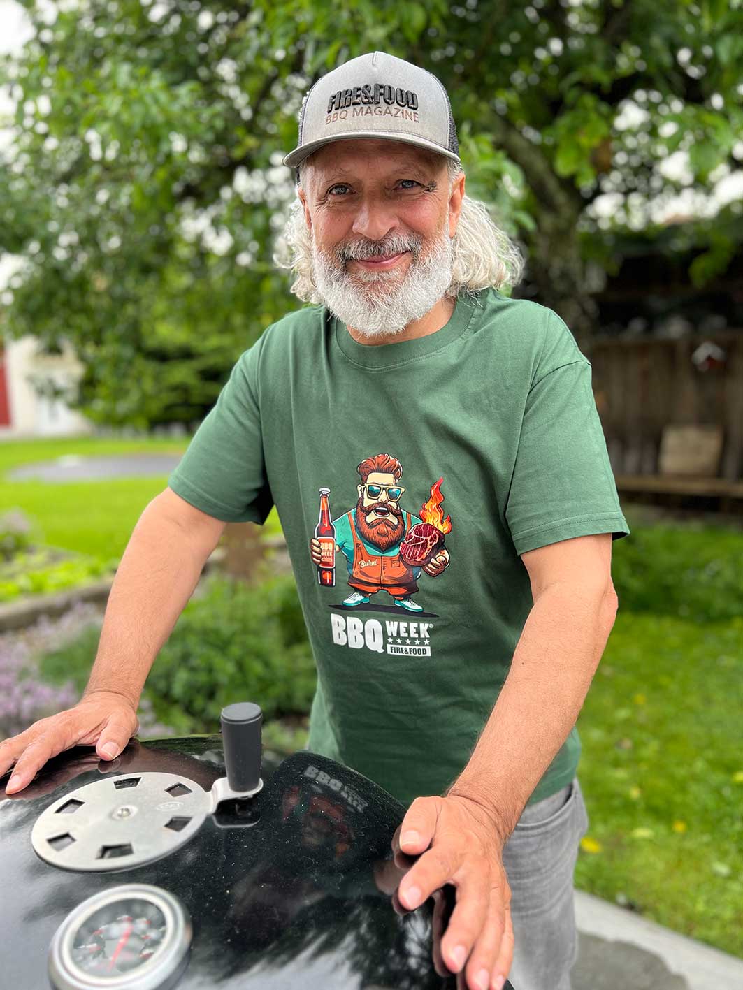 FIRE&FOOD Burni T-Shirt BBQ WEEK dunkelgrün Baumwolle