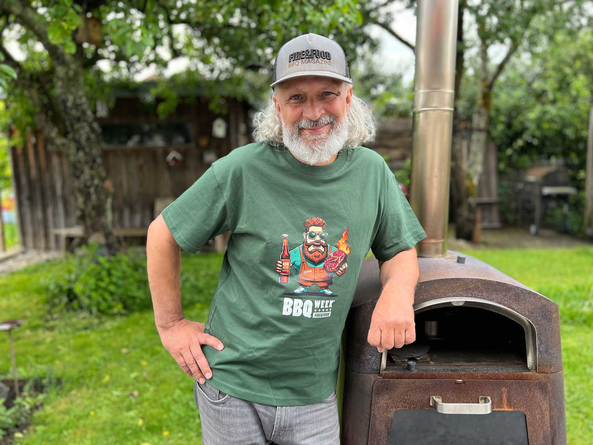 FIRE&FOOD Burni T-Shirt BBQ WEEK dunkelgrün Baumwolle