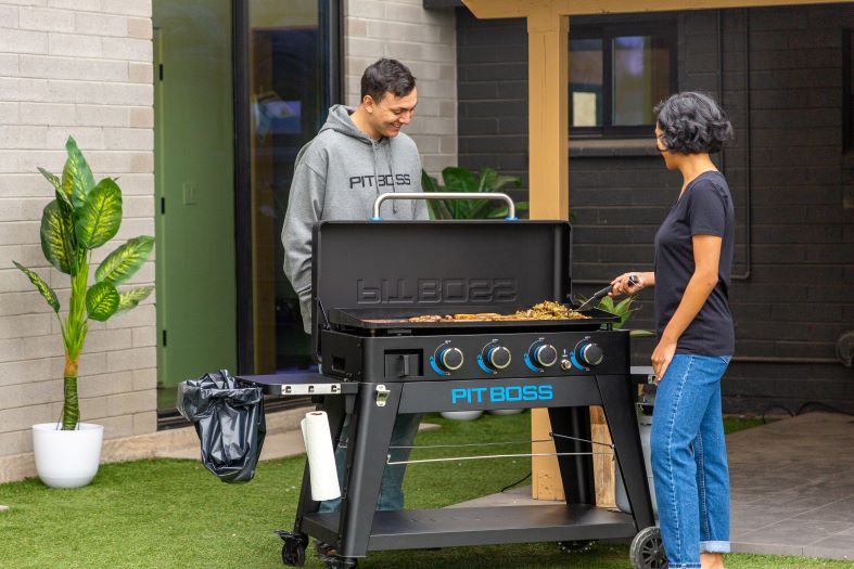 Pit Boss Ultimate Lift-Off Plancha 4-Brenner Grillplatte