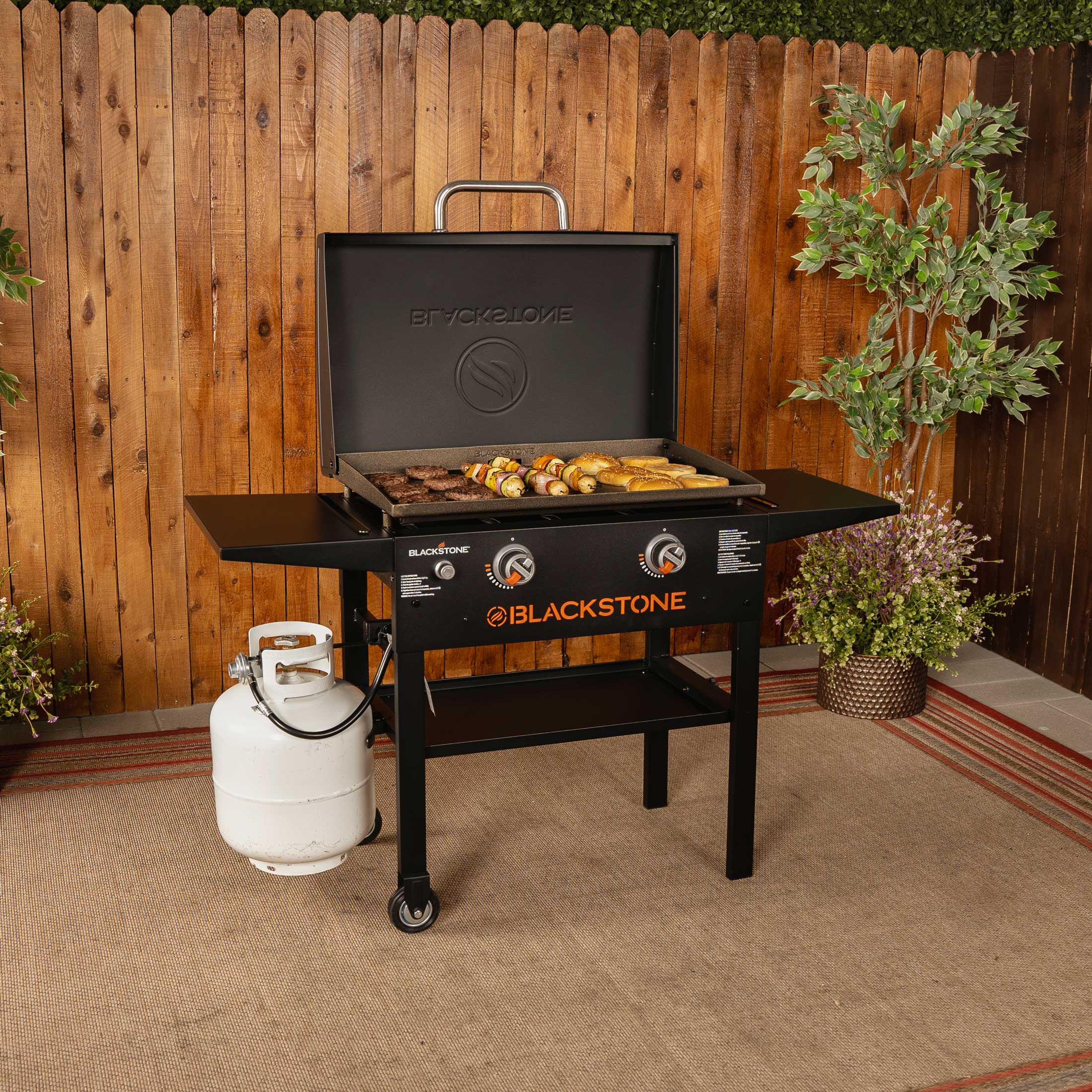 Blackstone 28 Griddle Grillstation Gas mit Deckel 10 kW