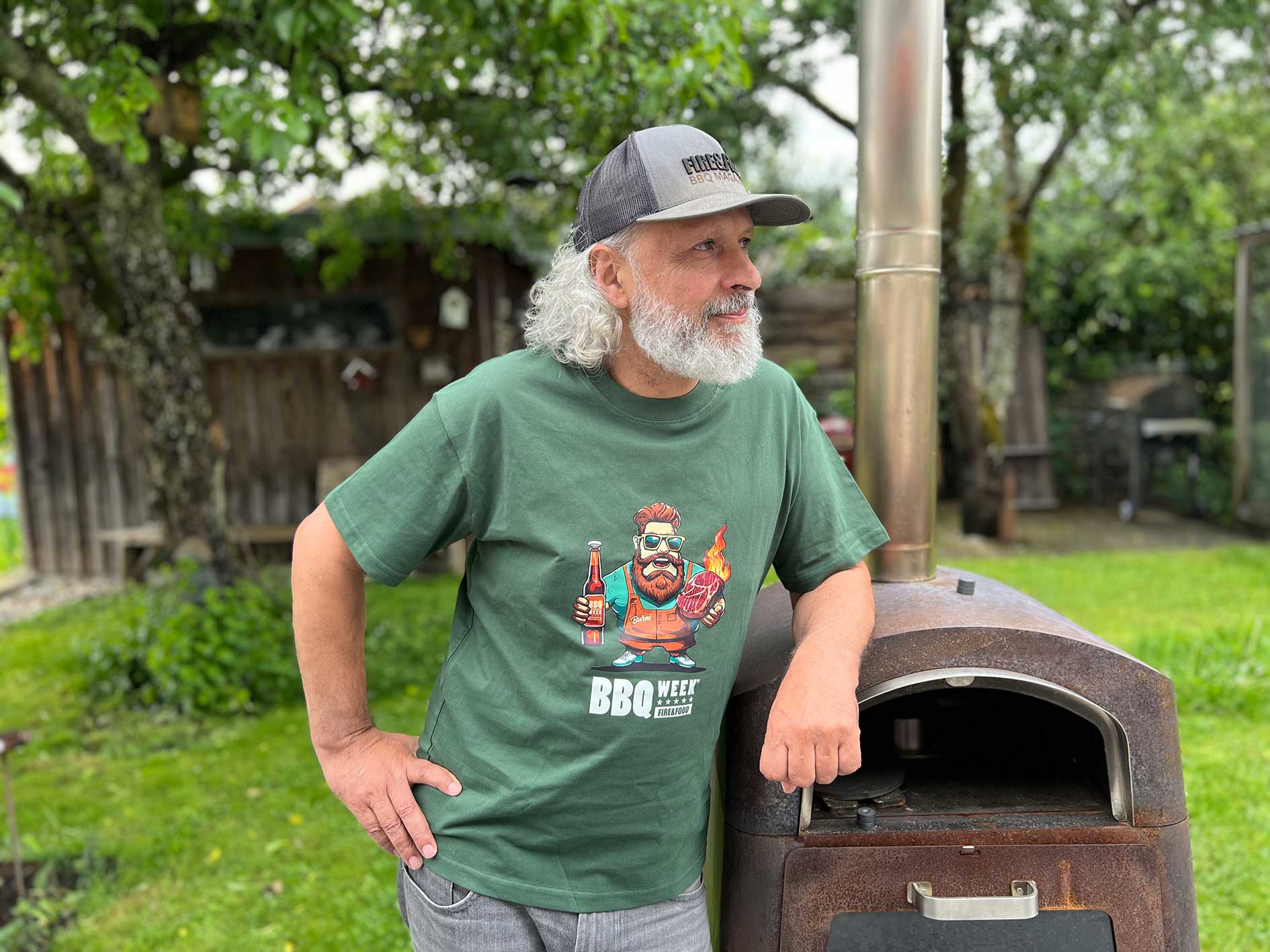 FIRE&FOOD Burni T-Shirt BBQ WEEK dunkelgrün Baumwolle